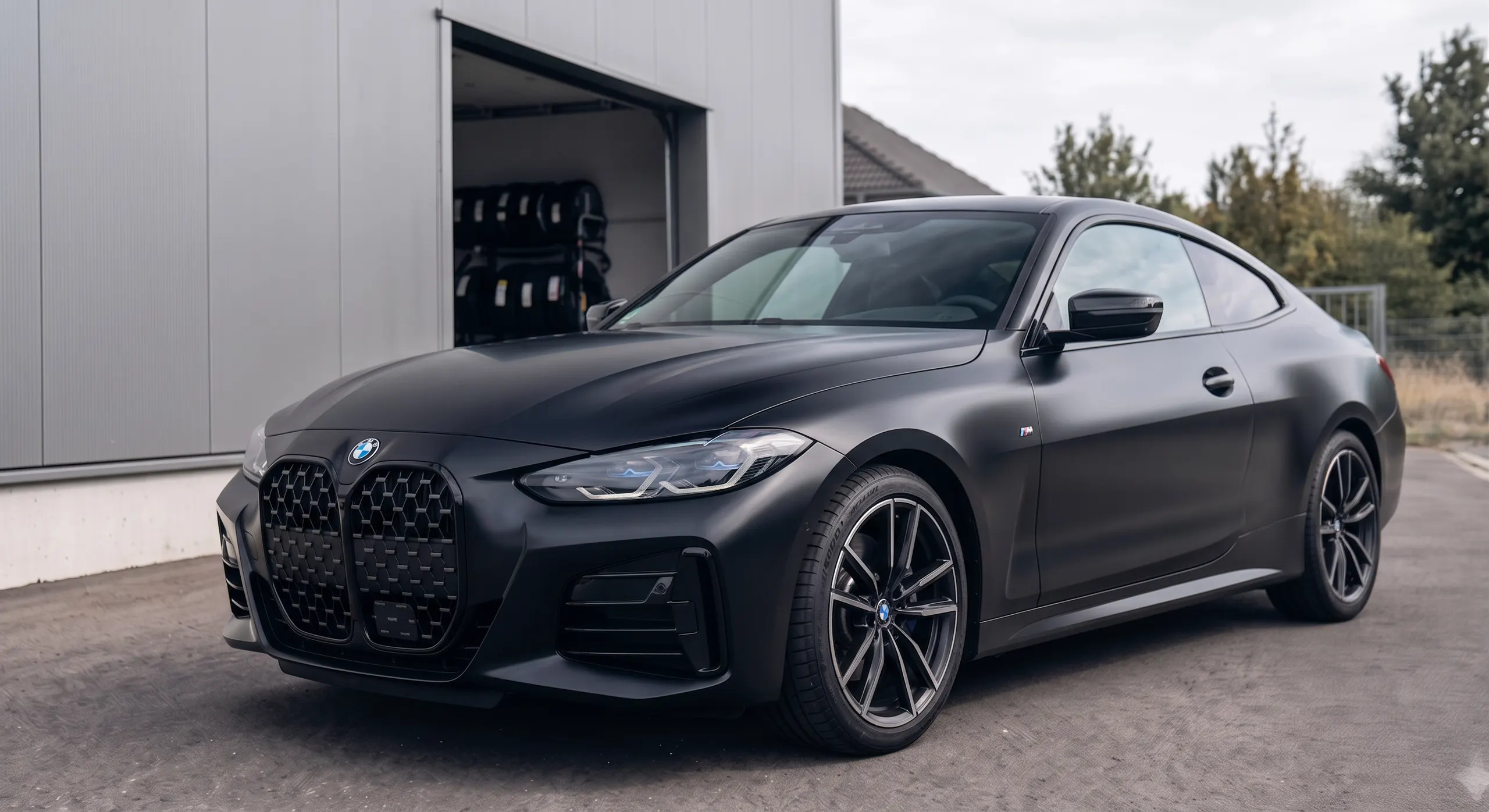 Vollfolierung in Satin-Schwarz — BMW 4er Coupé